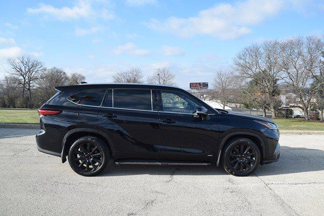 used 2023 Toyota Highlander Hybrid car, priced at $52,995