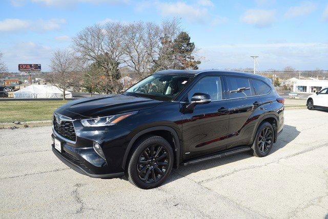 used 2023 Toyota Highlander Hybrid car, priced at $52,995