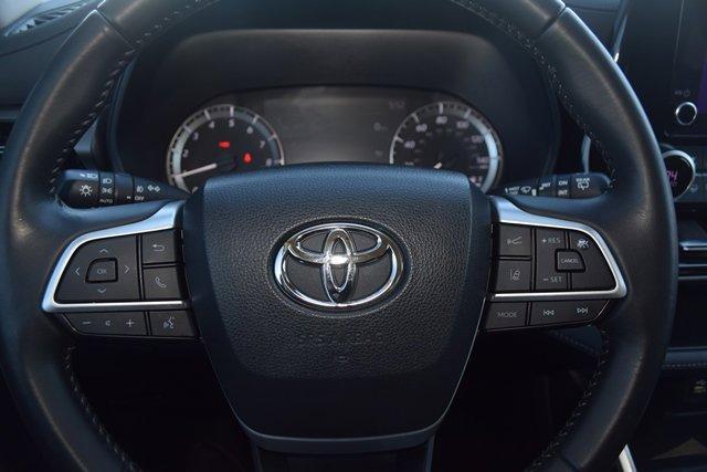 used 2023 Toyota Highlander car, priced at $36,995