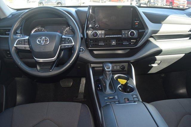 used 2023 Toyota Highlander car, priced at $36,995