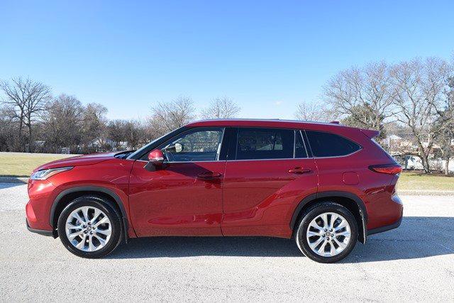 used 2022 Toyota Highlander car, priced at $43,995