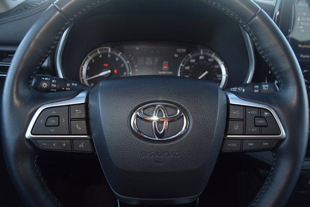 used 2022 Toyota Highlander car, priced at $43,995