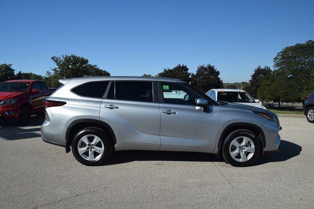 used 2023 Toyota Highlander car, priced at $35,995