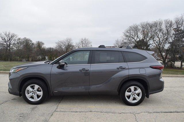 used 2024 Toyota Highlander Hybrid car, priced at $42,995