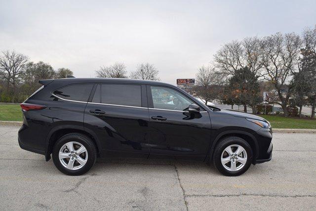 used 2024 Toyota Highlander car, priced at $39,995