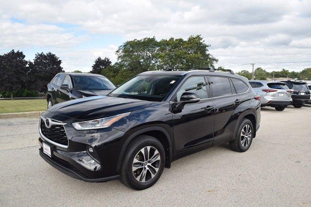 used 2021 Toyota Highlander car, priced at $35,995