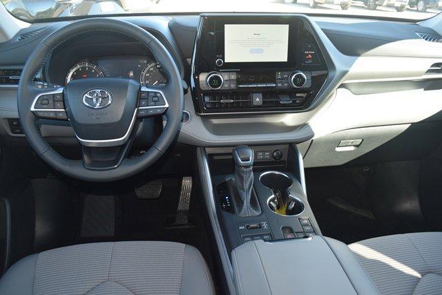 used 2024 Toyota Highlander car, priced at $41,695