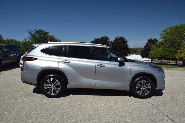 used 2022 Toyota Highlander car, priced at $38,480