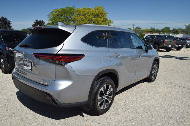 used 2022 Toyota Highlander car, priced at $38,480