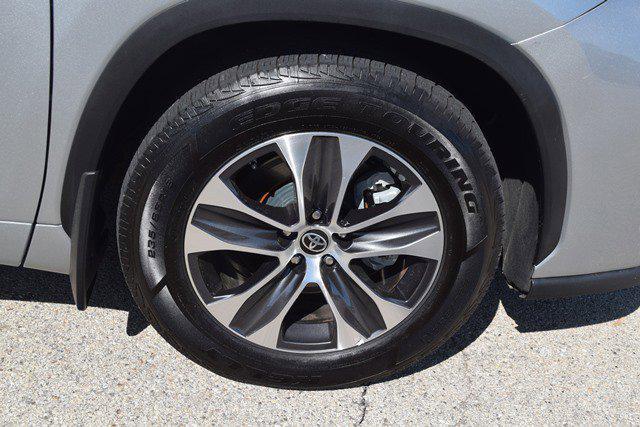used 2022 Toyota Highlander car, priced at $38,480