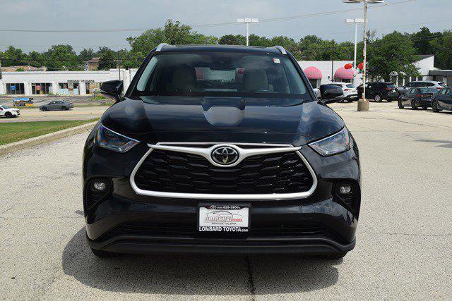 used 2022 Toyota Highlander car, priced at $37,860