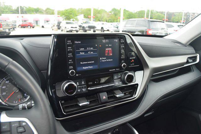 used 2022 Toyota Highlander car, priced at $35,865