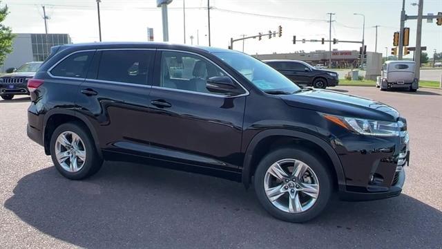 used 2019 Toyota Highlander car, priced at $33,988