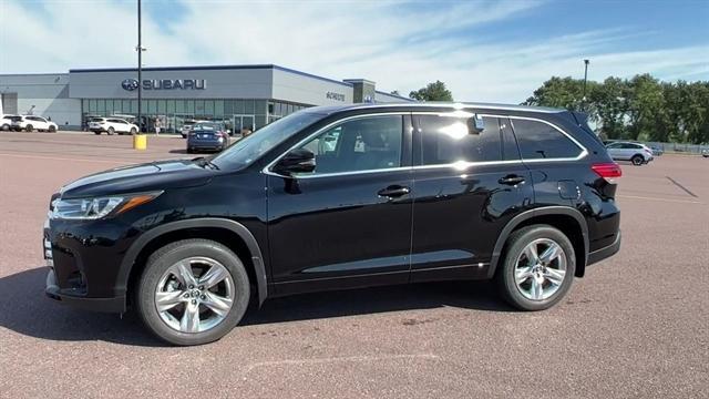 used 2019 Toyota Highlander car, priced at $33,988