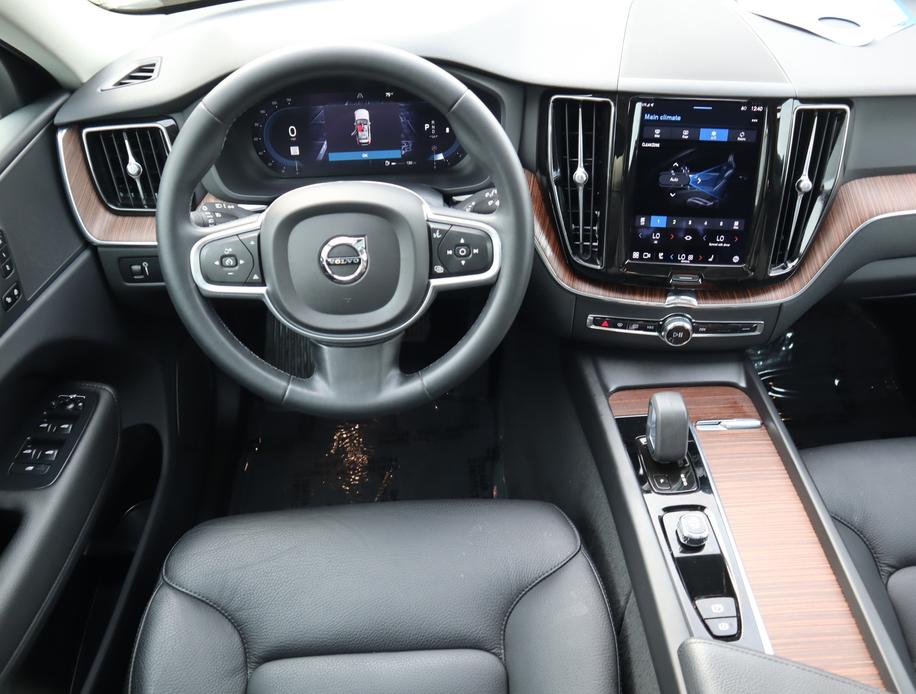 used 2022 Volvo XC60 car, priced at $34,997