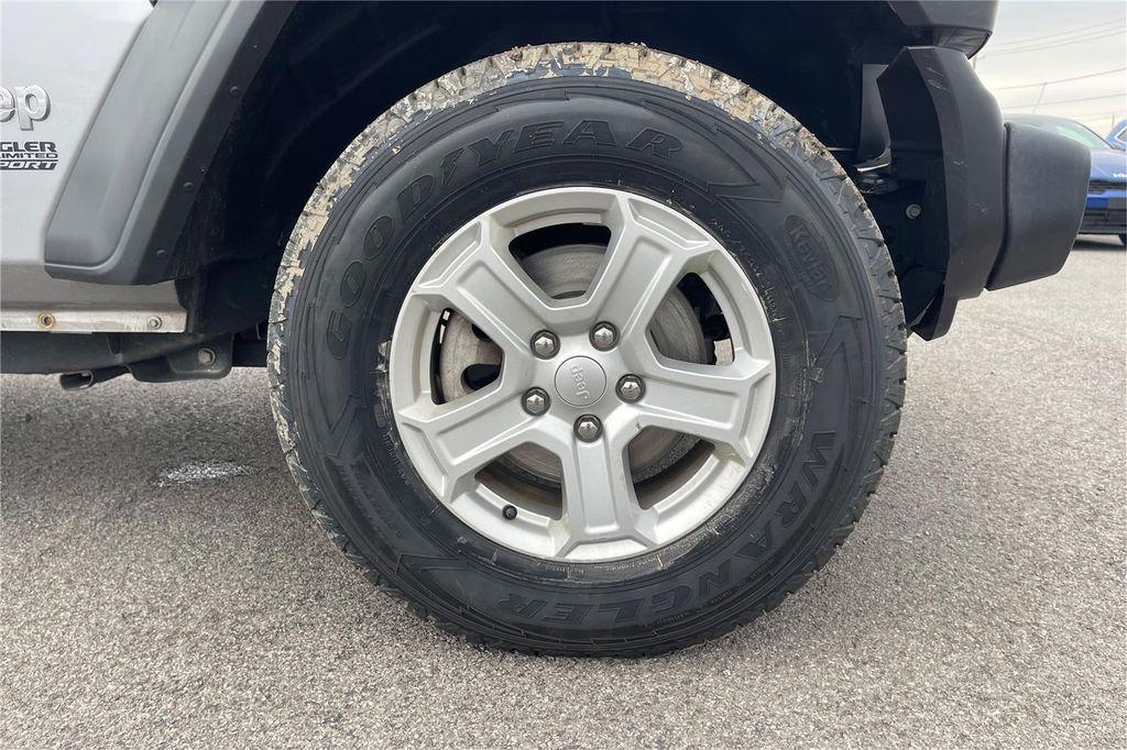 used 2021 Jeep Wrangler Unlimited car, priced at $28,000