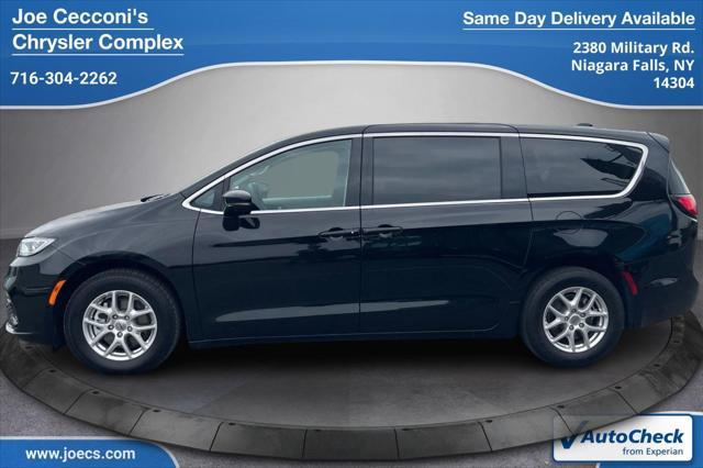 used 2024 Chrysler Pacifica car, priced at $35,000