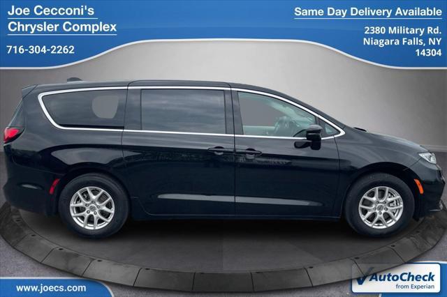 used 2024 Chrysler Pacifica car, priced at $35,000