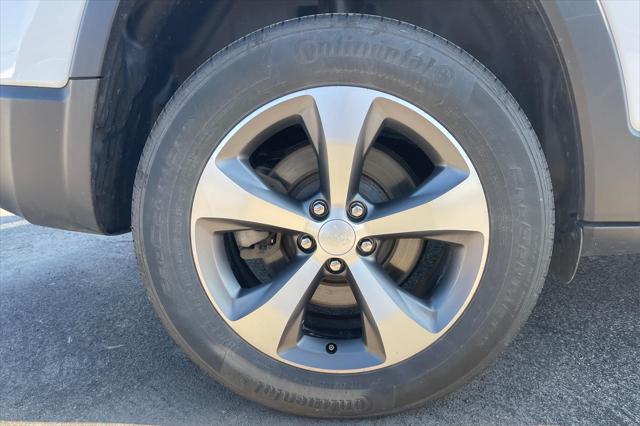 used 2021 Jeep Cherokee car, priced at $24,000