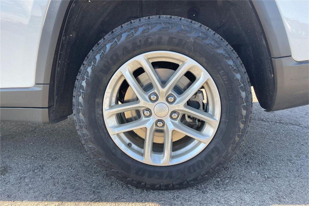 used 2023 Jeep Grand Cherokee L car, priced at $31,000