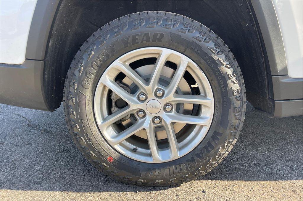 used 2023 Jeep Grand Cherokee L car, priced at $31,000