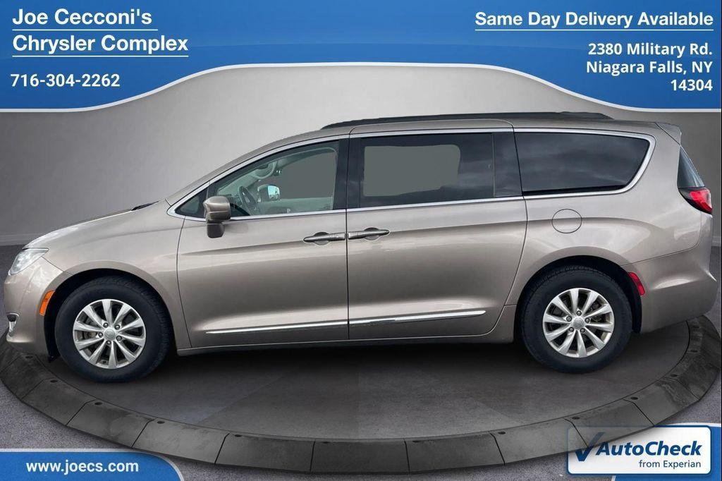 used 2017 Chrysler Pacifica car, priced at $15,500