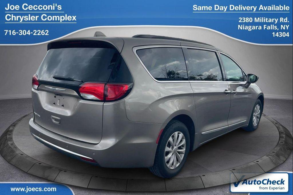 used 2017 Chrysler Pacifica car, priced at $15,500