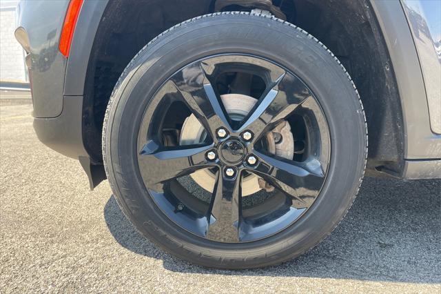 used 2022 Jeep Grand Cherokee car, priced at $35,500