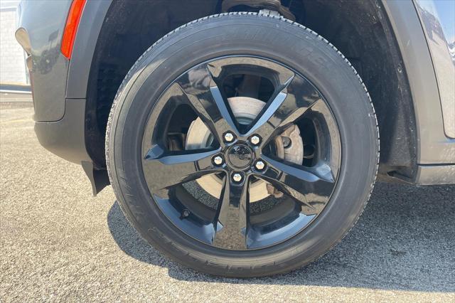 used 2022 Jeep Grand Cherokee car, priced at $35,000