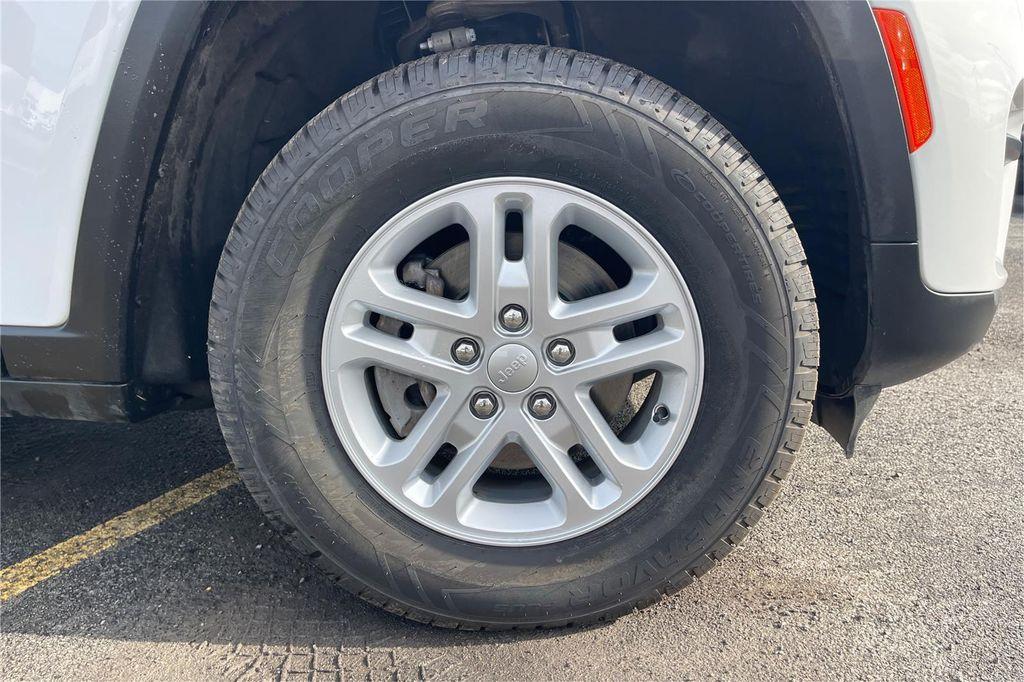 used 2023 Jeep Grand Cherokee car, priced at $31,000
