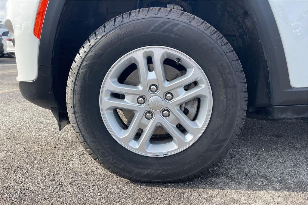 used 2023 Jeep Grand Cherokee car, priced at $31,000