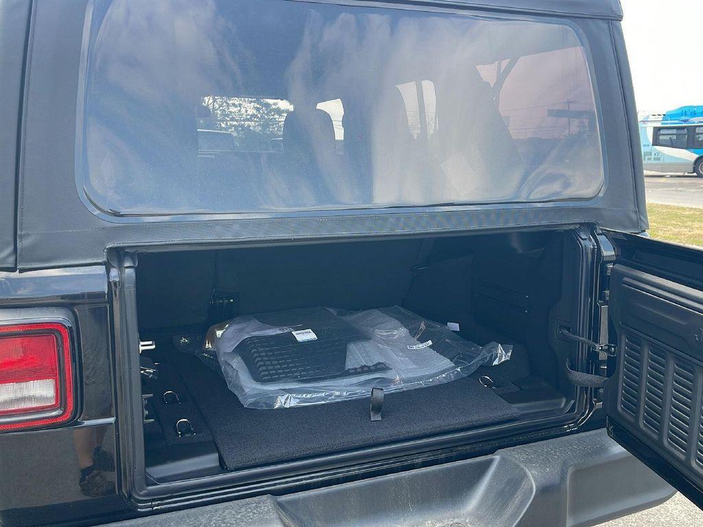 new 2025 Jeep Wrangler car, priced at $45,055