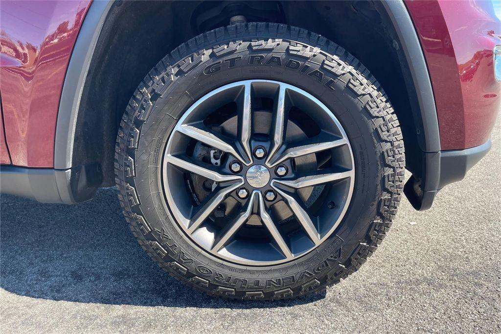 used 2017 Jeep Grand Cherokee car, priced at $18,500