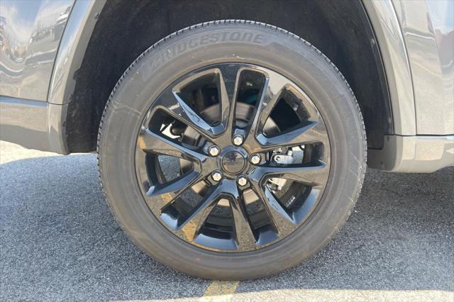 used 2022 Jeep Grand Cherokee car, priced at $32,500
