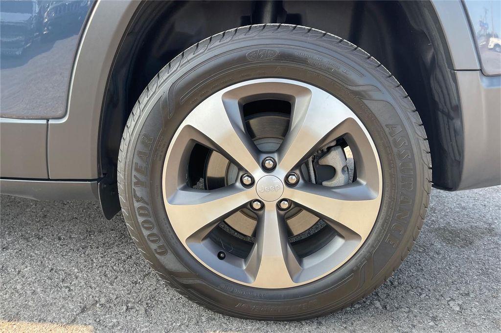 used 2020 Jeep Cherokee car, priced at $21,000