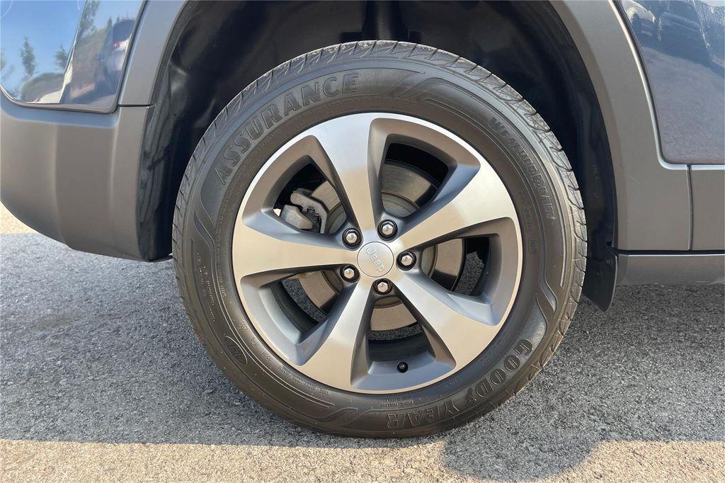used 2020 Jeep Cherokee car, priced at $21,000