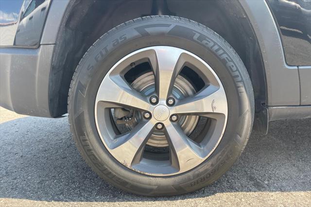 used 2020 Jeep Cherokee car, priced at $21,500