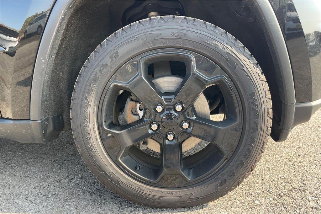 used 2018 Jeep Grand Cherokee car, priced at $19,000