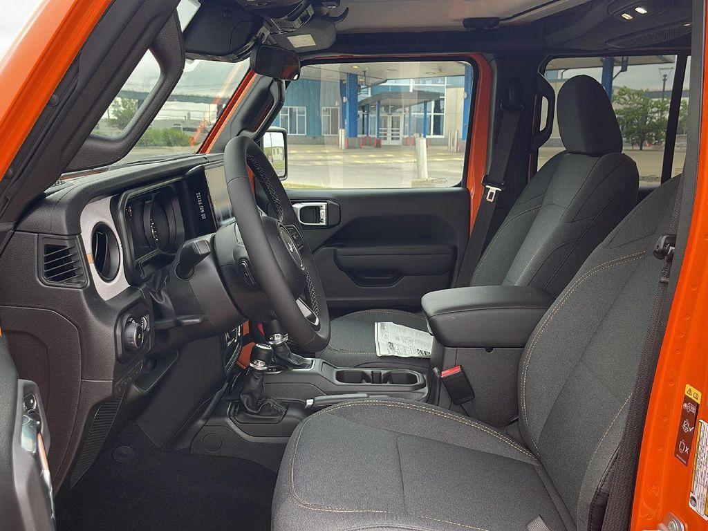new 2025 Jeep Wrangler car, priced at $47,875