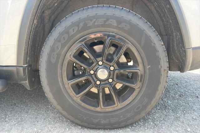 used 2018 Jeep Grand Cherokee car, priced at $17,500