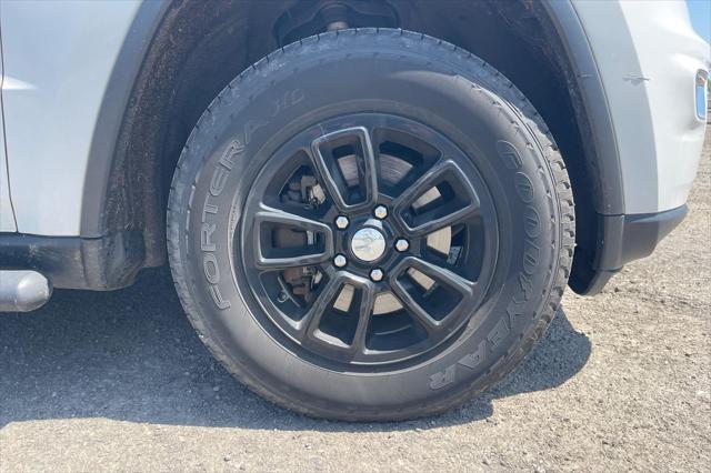 used 2018 Jeep Grand Cherokee car, priced at $17,500
