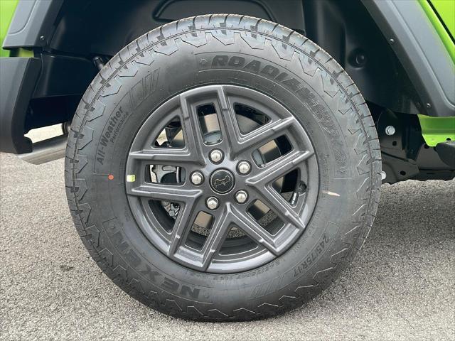 new 2025 Jeep Wrangler car, priced at $45,716