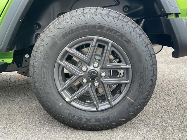 new 2025 Jeep Wrangler car, priced at $45,716