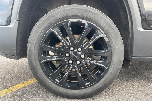 used 2022 GMC Acadia car, priced at $27,000