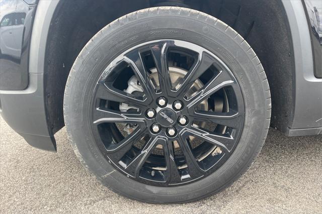 used 2022 GMC Acadia car, priced at $27,000