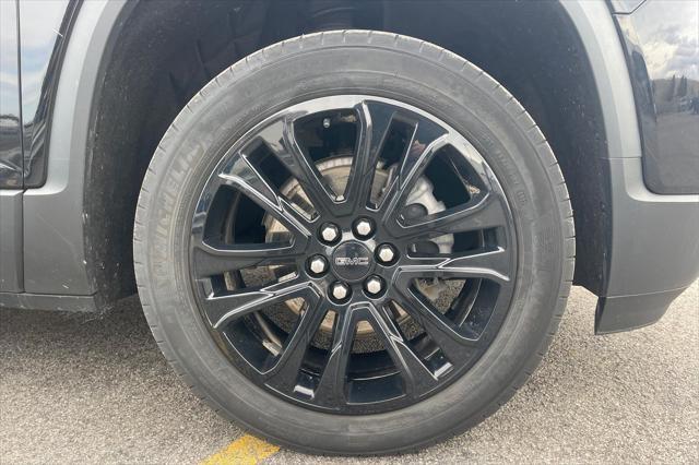 used 2022 GMC Acadia car, priced at $27,000