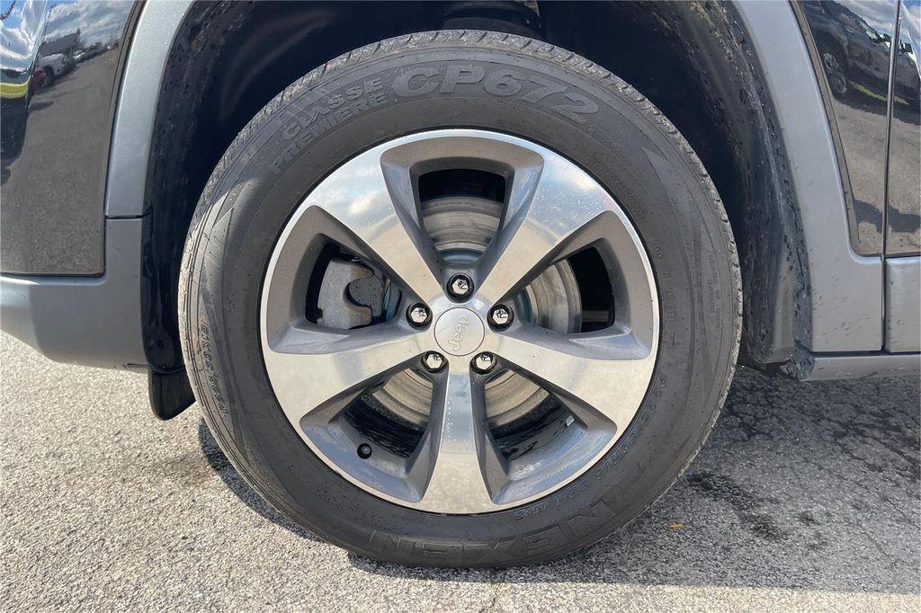 used 2019 Jeep Cherokee car, priced at $19,500