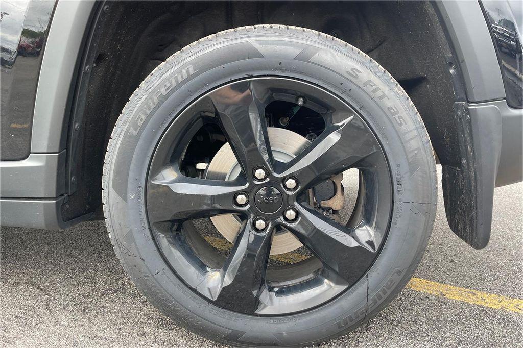 used 2023 Jeep Grand Cherokee car, priced at $34,500