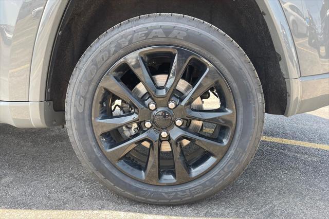 used 2022 Jeep Grand Cherokee car, priced at $28,500