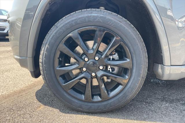 used 2022 Jeep Grand Cherokee car, priced at $28,500
